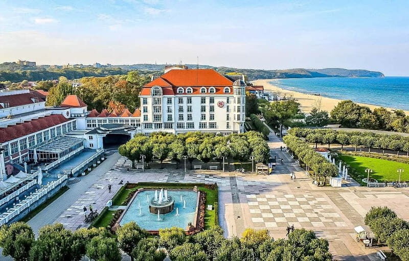 Sopot: Walking Tour with English-Speaking Guide - Sopot: Walking Tour with English-Speaking Guide – An Authentic Look at Polands Party Capital