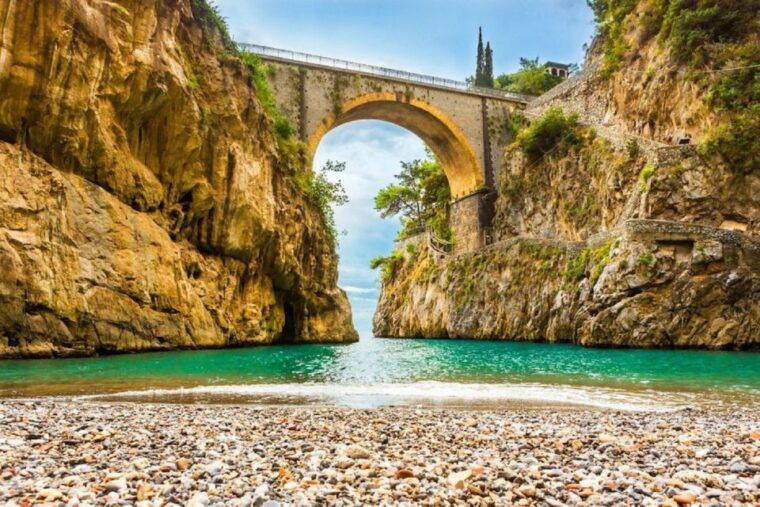 sorrento-and-amalfi-coast-small-group-tour-by-boat