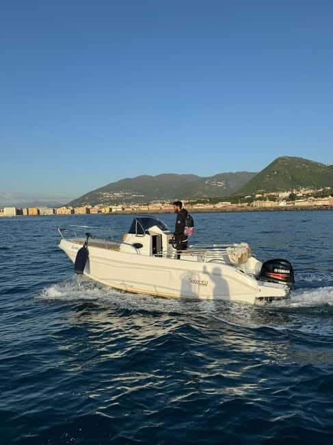 Sorrento: boat rental without a license, sail to Capri - Key Points