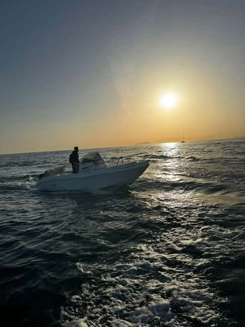 Sorrento: boat rental without a license, sail to Capri - Why We Love This Boat Rental Experience