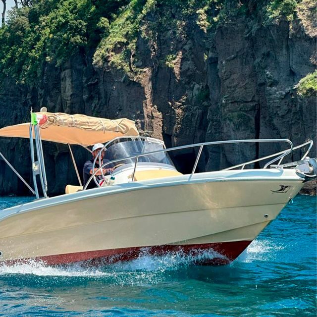 Sorrento: Boat Tour to Capri on Saver 21ft - An In-Depth Look at the Sorrento to Capri Boat Tour