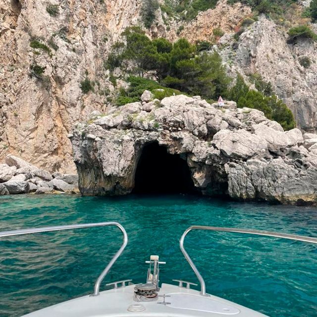 Sorrento: Boat Tour to Capri on Saver 21ft - FAQs