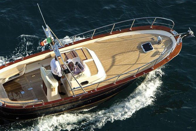 sorrento-exclusive-capri-private-boat-tour-blue-grotto