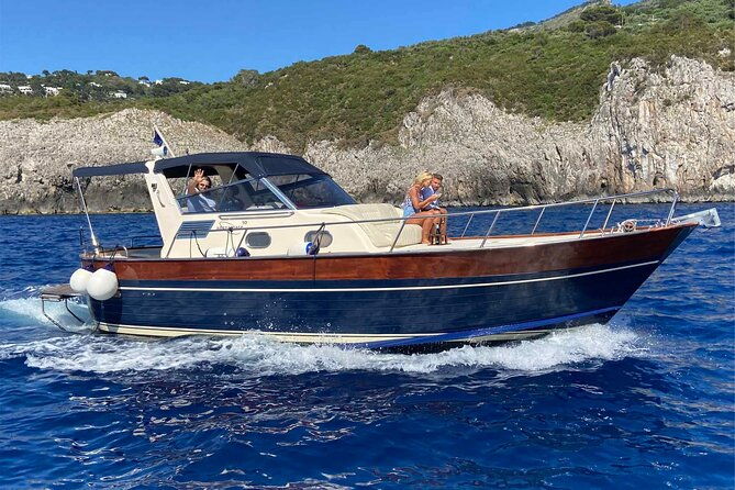 sorrento-exclusive-capri-private-boat-tour-blue-grotto