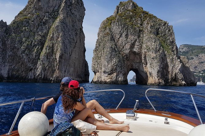 sorrento-exclusive-capri-private-boat-tour-blue-grotto