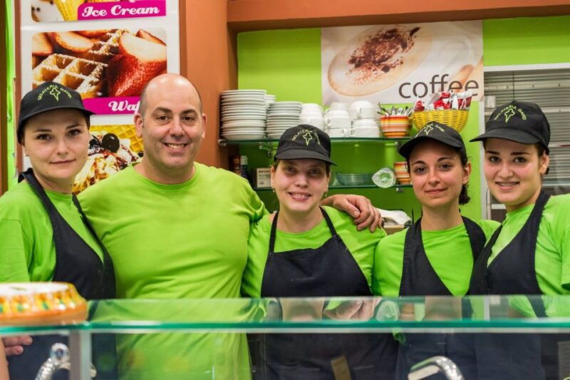 sorrento-ice-cream-making-demonstration-with-tasting