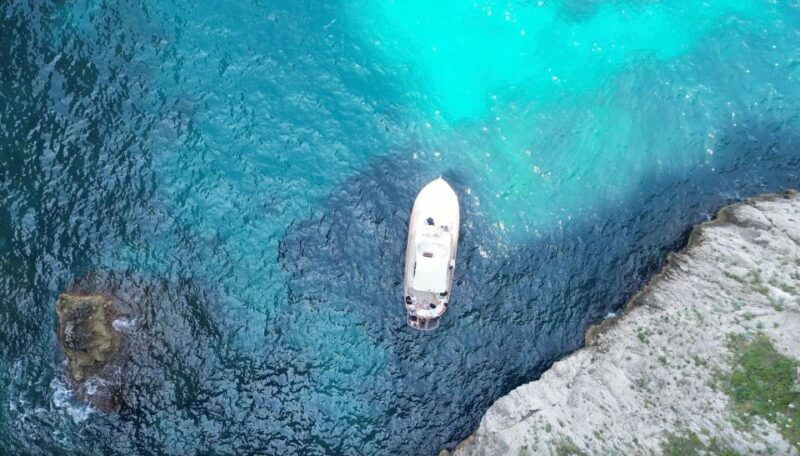 sorrento-luxury-private-boat-to-capri-visit-blue-grotto
