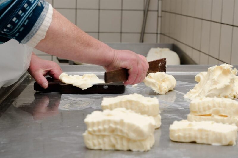Sorrento: mozzarella cheese workshop in Vico Equense - Exploring Vico Equense and Tortorella