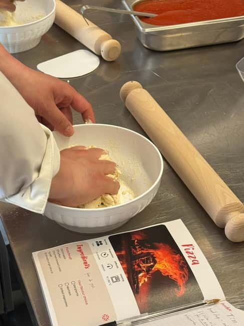Sorrento: Neapolitan Pizza Making Class Lunch or Dinner - A Closer Look at the Experience