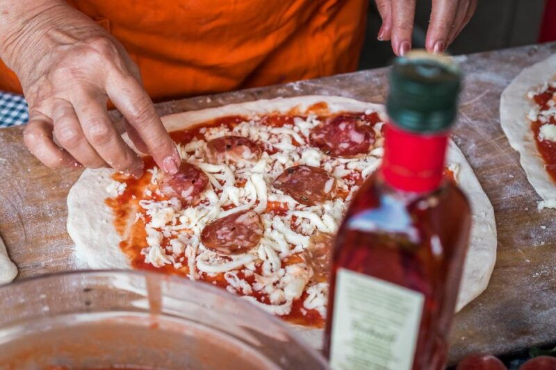 sorrento-pizza-making-class-at-tirabuscio-cooking-school
