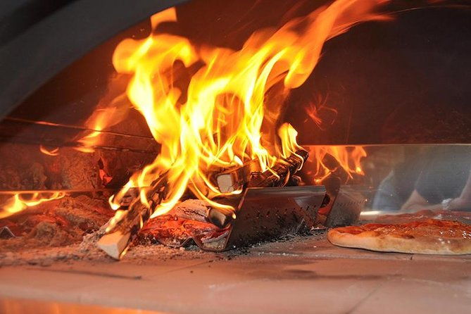 sorrento-pizza-making