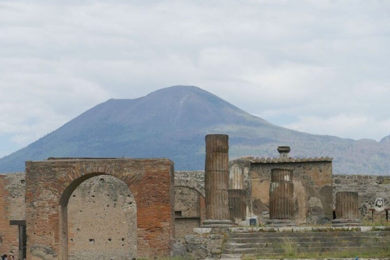 sorrento-pompeii-and-mount-vesuvius-tour-with-skip-the-line