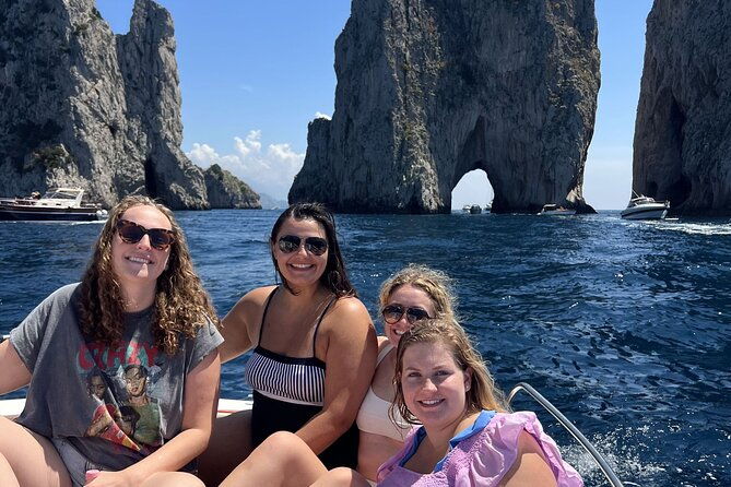 sorrento-private-boat-tour-at-sunset-with-prosecco