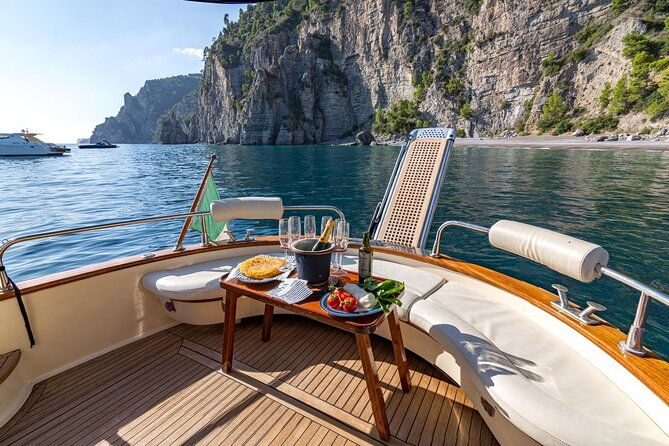sorrento-private-boat-tour-capri-positano-apreamare-10
