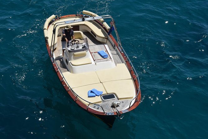 sorrento-private-boat-tour-to-capri-positano-in-1-day