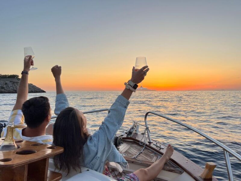 sorrento-private-sunset-boat-tour-with-music-and-aperitif