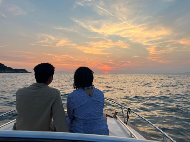 sorrento-private-sunset-boat-tour-with-music-and-aperitif