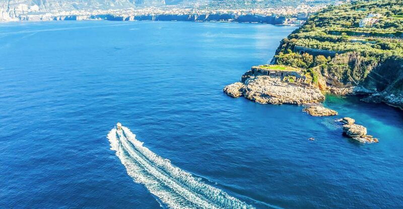 sorrento-sightseeing-cruise-with-limoncello-tasting