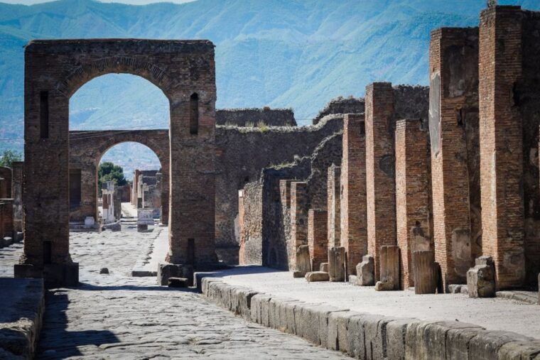 sorrento-skip-the-line-pompeii-express-tour-by-train