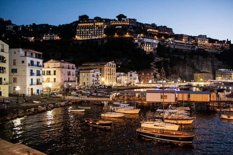 Sorrento: Sunset City Walking Tour with Limoncello Tasting - Exploring Sorrento: Sunset City Walking Tour with Limoncello Tasting