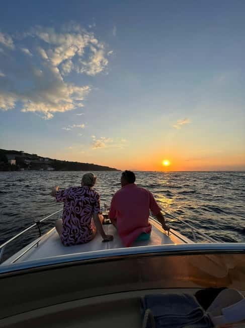 Sorrento: Sunset Coastal Boat Tour with Aperitif - Key Points