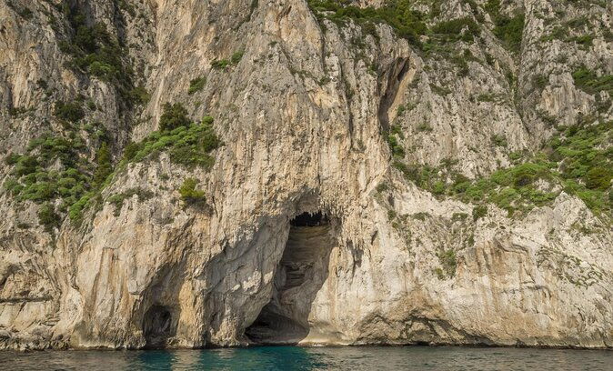 sorrento-to-capri-small-group-boat-tour-with-blue-grotto
