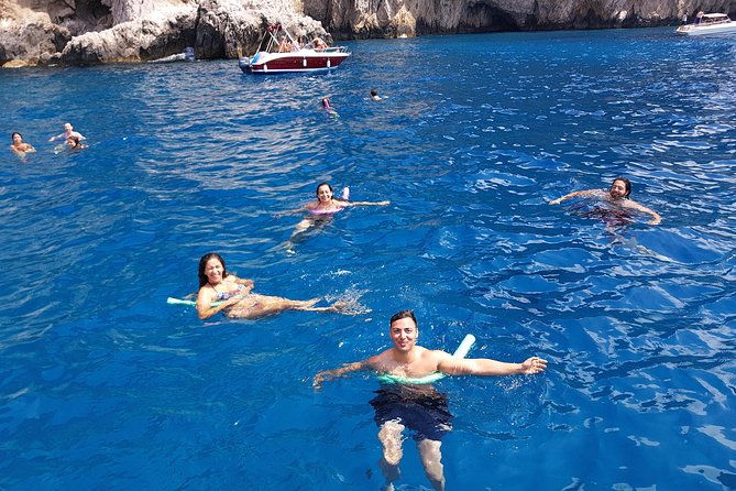 sorrento-to-capri-small-group-boat-tour-with-blue-grotto