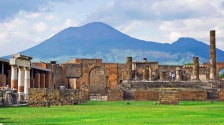 sorrentoenjoy-pompeii-vesuvius-winery-in-private-transfer