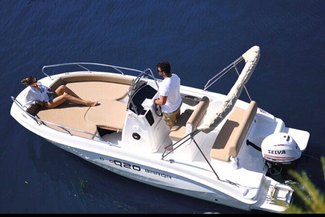 sorrentomaxiboat-tours-to-capri-2