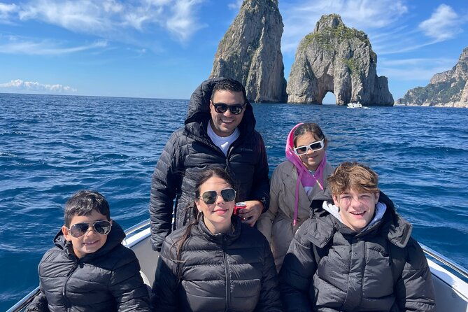 sorrentomaxiboat-tours-to-capri-2