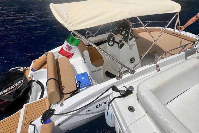 sorrentomaxiboat-tours-to-capri