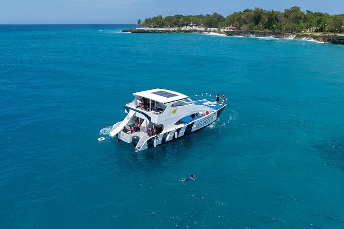 sosua-party-boat-snorkeling-snack-bbq-food-and-drinks