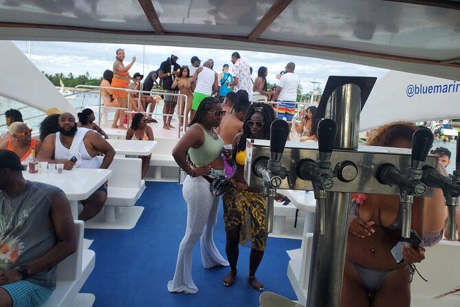 sosua-party-boat-snorkeling-snack-bbq-food-and-drinks
