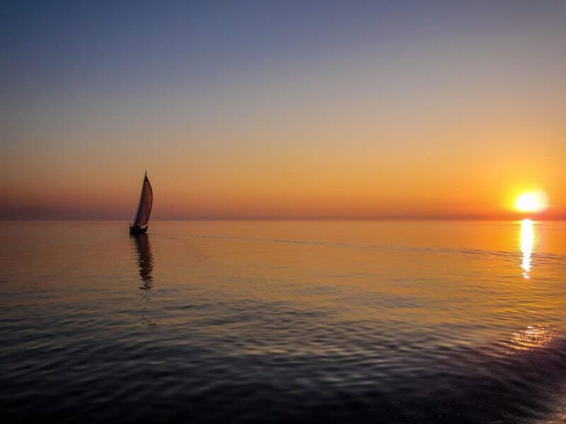 sotogrande-private-sailing-tour-drink-for-groups