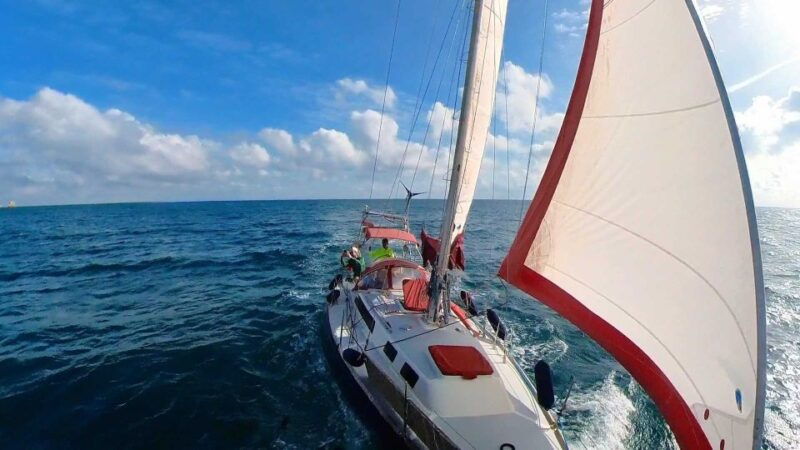 sotogrande-private-sailing-tour-drink-for-groups