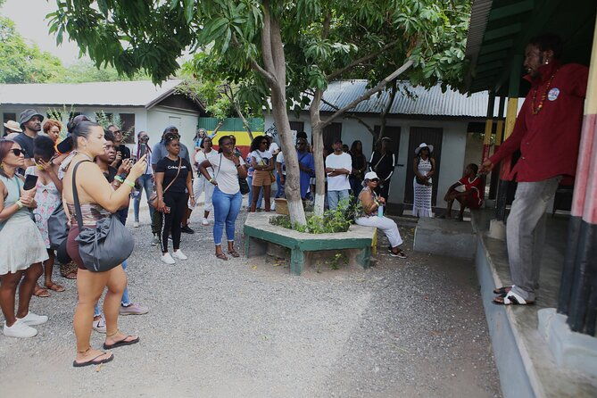 sounds-of-the-city-tour-in-downtown-kingston