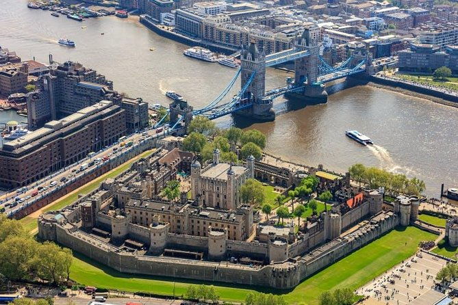 south-bank-london-bridge-walking-tour-enter-the-tower-of-london