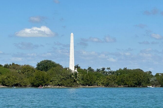 south-beach-miami-boat-cruise-and-skyline