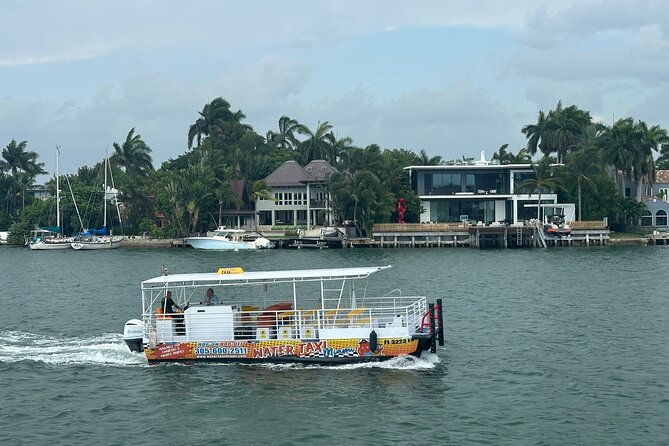 south-beach-miami-boat-cruise-and-skyline