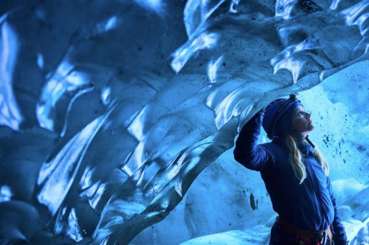 south-coast-iceland-2-day-blue-ice-cave-jokulsarlon-tour