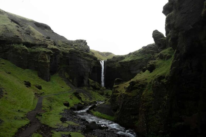 South Coast of Iceland Tour with Glacier Hike and Waterfalls - Who is this tour best for?  