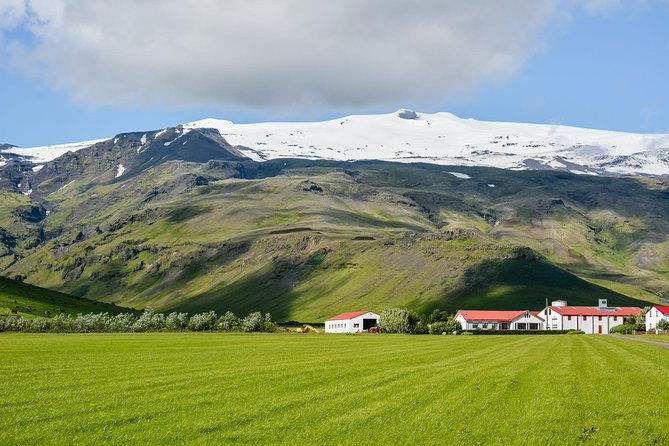 south-coast-waterfalls-black-beach-and-glacier-adventure-tour