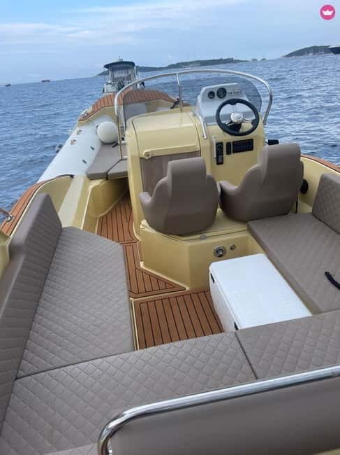 South Hvar Tour | Red Rocks | Pakleni Islands | TOP RATED! - Exploring the South Hvar Tour: A Detailed Look at Croatia’s Top-Rated Boat Trip