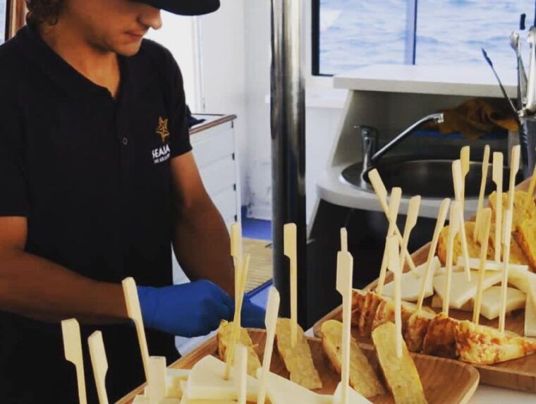 southeast-fuerteventura-boat-cruise-with-lunch-and-drinks