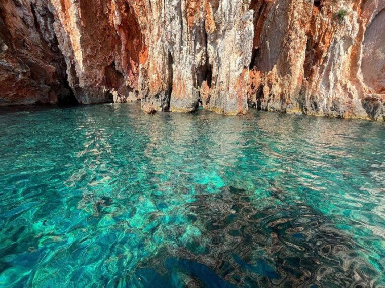 southern-coast-of-hvar-pakleni-islands-tour