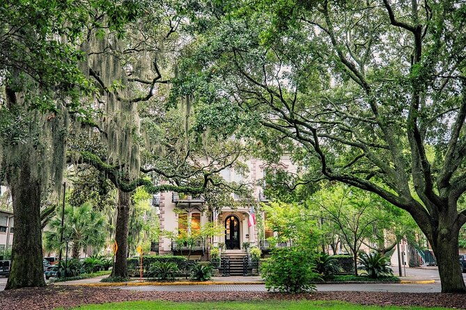 southern-flavors-of-savannah-walking-dessert-tour