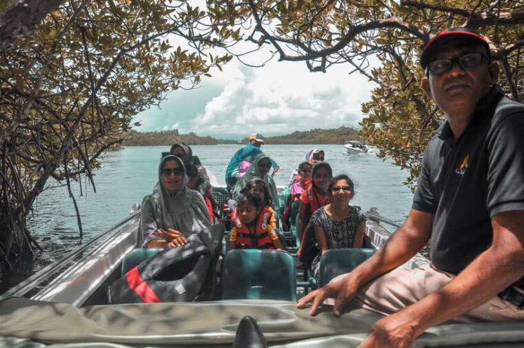southern-sri-lanka-sea-sand-marine-life-2-day-tour