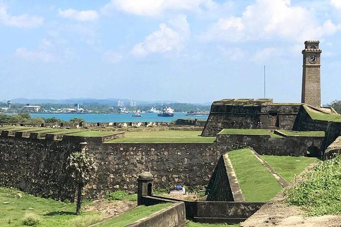 Southern Sri Lanka Sightseeing Private Day Trip - Key Points