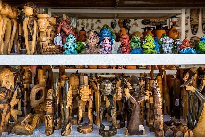 souvenir-shopping-in-punta-cana