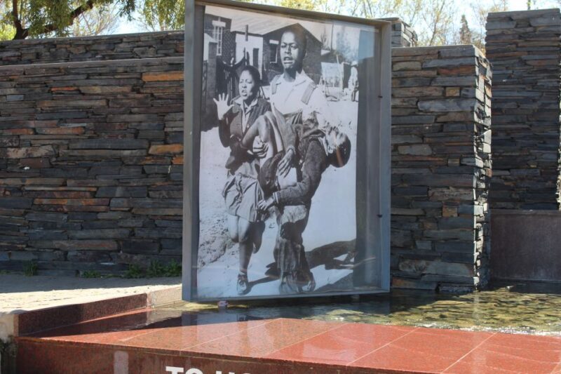 Soweto and Apartheid Museum Tour - Key Points